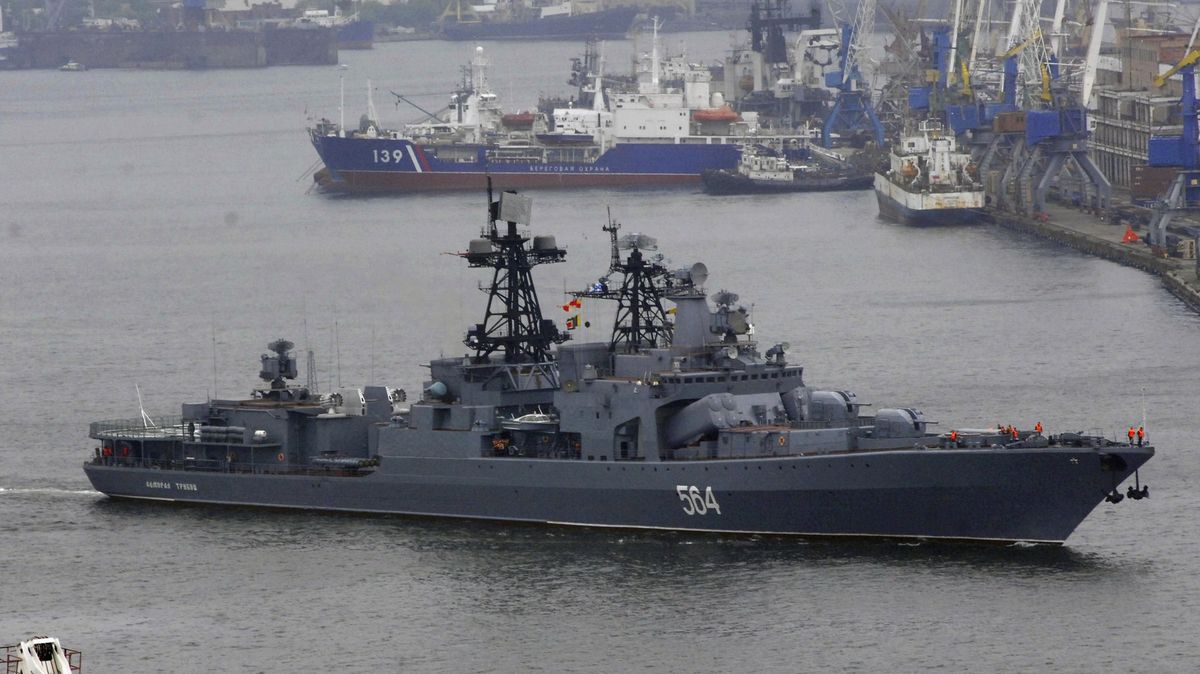 Moskva demonstruje vojenskou přítomnost v Tichomoří. Na Filipínách zakotvila torpédoborce